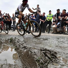 La lluvia, la otra gran invitada de la París-Roubaix
