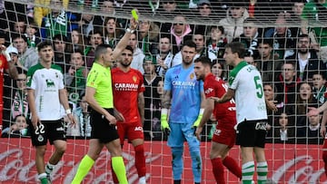 28/03/25 PARTIDO SEGUNDA DIVISION
RACING SANTANDER - ZARAGOZA
JAVI CASTRO TARJETA AMARILLA
ARBITRO PEREZ HERNANDEZ