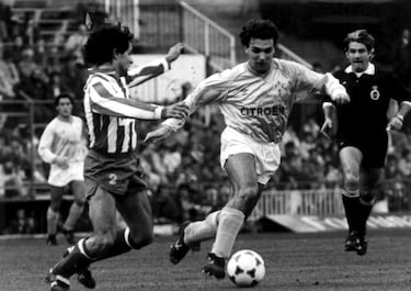 Ele competiu em três estágios diferentes no Atlético de Madri: entre 1978 e 1982, entre 1982 e 1987 e entre 1990 e 1992. Ele jogou em Celta de Vigo de 1987 a 1990.