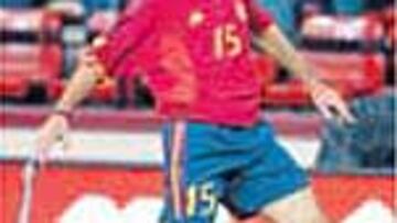 <b>Capdevila.</b> Apuesta fuerte de Luis con un lateral para subir y bajar sin descanso