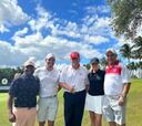 Carlos Pavón juega golf con Donald Trump y Hristo Stoichkov
