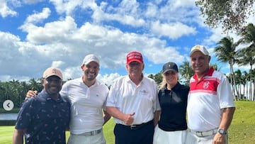 El exfutbolista hondureño Carlos Pavón estuvo jugando golf a lado del expresidente de Estados Unidos, Donald Trump, y del histórico Hristo Stoichkov.