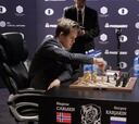 El gran Magnus Carlsen retiene el título gracias al tiempo