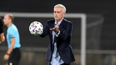 Mourinho blasts Spurs' schedule as a 'total joke'