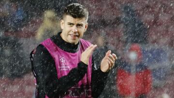 Soccer Football - Champions League - Group E - FC Barcelona v Benfica - Camp Nou, Barcelona, Spain - November 23, 2021 FC Barcelona&#039;s Gerard Pique during the warm up REUTERS/Nacho Doce