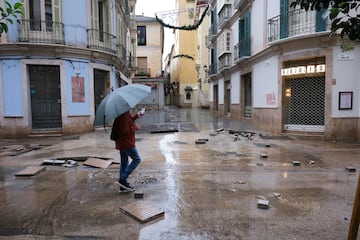 Incidencias en la capital malagueña con motivo de las precipitaciones.