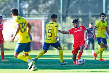 Jose Rodriguez of America during the 17th round match between Toluca and America as part of the U-23 Basics Forces Liga BBVA MX, Torneo Apertura 2024 at Metepec, on November 09, 2024 in Toluca, Estado de Mexico, Mexico.