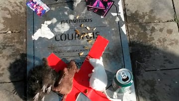 09/02/19 PARTIDO PRIMERA DIVISION
ATLETICO DE MADRID - REAL MADRID
ESTADIO WANDAS METROPOLITANO
PLACA DE COURTOIS CON RATAS DE PELUCHE
FOTO ENVIADA JORGE.GARCIA.
PUBLICADA 12/02/19 NA MA17 2COL