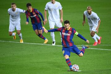 Messi marcó el 1-0 de penalti.