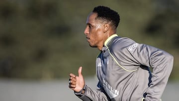 Mina se recupera y entrena con normalidad