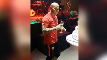 ?A lo Sampaoli! As¨ª celebr¨® su cumplea?os Marcelo D¨ªaz