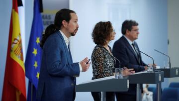 El ministro de Cultura y Deporte, Jos&eacute; Manuel Rodr&iacute;guez Uribes, ofrece una rueda de prensa junto a la ministra de Hacienda y portavoz del Gobierno, Mar&iacute;a Jes&uacute;s Montero y el vicepresidente segundo, Pablo Iglesias.