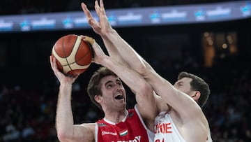 Nate Reuvers, con la Selección de Hungría.