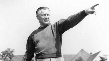 En 1921 era el coach, gerente general y halfback en Green Bay; es uno de los primeros que usó el pase vertical en el football profesional y en 33 años ganó 226 juegos.