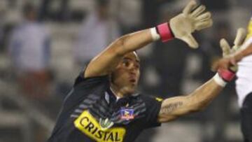 Claudio Bravo se puso la camiseta de Colo Colo por &uacute;ltima vez en un partido homenaje a Roberto &#039;Condor&#039; Rojas.