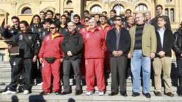 EN SAN SEBASTIÁN. La delegación de Bolivia fue recibida por el alcalde de San Sebastián a su llegada a la ciudad.