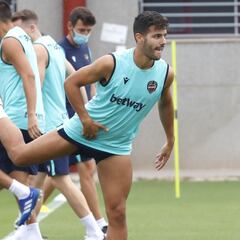 El Levante vuelve al trabajo con la incorporación de Rober Pier