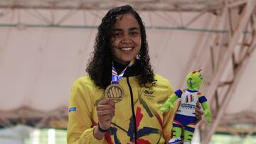 María de los Ángeles Jaramillo gana oro en Esgrima en los Juegos Bolivarianos 2022.