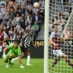 El Newcastle arrasa a los villanos de Emery