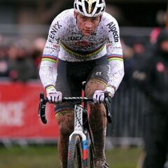 La vida sigue igual para Van der Poel: triunfo en el GP Nys