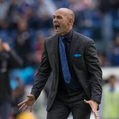 Crean playeras como muestra de apoyo a Paco Jémez