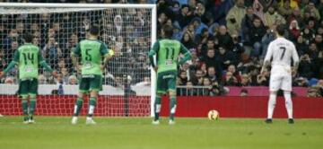 Gol de Cristiano Ronaldo de penalti. 1-0.