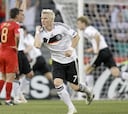 Schweinsteiger y Ballack lideran el resurgir de Alemania