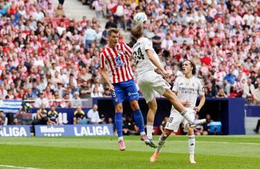 Alexander Sørloth marca de cabeza el 2-2 para el Atlético de Madrid. 