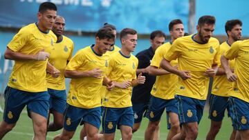 El sobrino de Dani Pedrosa, entrenando con el primer equipo del Espanyol.