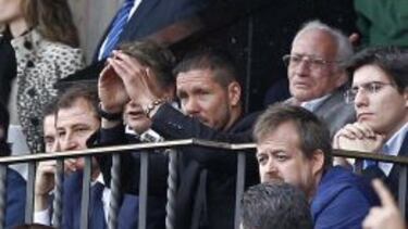 Simeone vio el partido desde el palco.