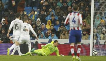 En los octavos de la misma temporada, Torres marcó el 1-2 contra Real Madrid en el Bernabéu.