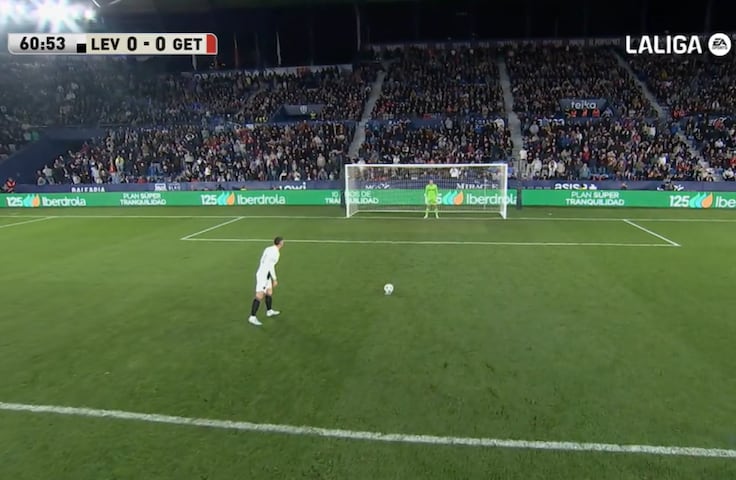 Cuando intentas imitar a Sergio Ramos... y acaba fatal: lo del penalti ...