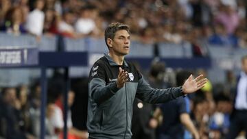 Pellegrino durante el Málaga-Alavés.
