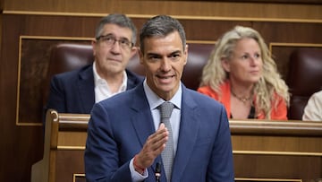 El presidente del Gobierno, Pedro Sánchez, interviene durante una sesión de control al Gobierno, en el Congreso de los Diputados, a 18 de junio de 2025, en Madrid (España). Sánchez participa en la sesión de control al Gobierno de hoy para responder a las preguntas de los grupos parlamentarios tras aplazarse la conferencia de la ONU de Nueva York a la que tenía previsto asistir. La sesión está centrada en la crisis abierta en el PSOE tras la revelación del informe de la UCO que apunta al ya ex secretario de Organización del PSOE, Santos Cerdán, como figura clave en el caso Kolo y la presunta trama de comisiones ilegales en obras públicas.
18 JUNIO 2025;SANTOS CERDÁN;GOBIERNO;SESIÓN DE CONTROL
Jesús Hellín / Europa Press
18/06/2025