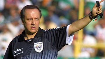 El ex árbitro mexicano dio su opinión respecto a la polémica jugada con la que León venció al América en la jornada 11 y habló del comportamiento del técnico azulcrema.