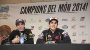 Álex y Marc Márquez durante la rueda de prensa.