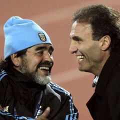 Detectan maniobras de espionaje ilegal sobre Maradona durante el gobierno de Macri