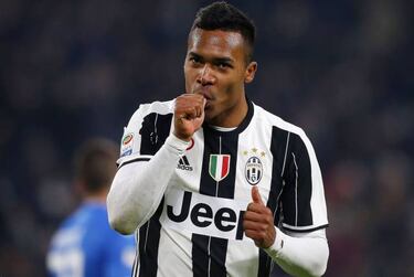 Álex Sandro targeted by Real Madrid