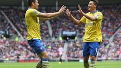 Özil debuta con asistencia