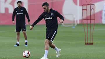 Sarabia, entren&aacute;ndose.