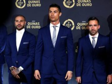 Cristiano Ronaldo posa en el photocall junto a su compañeros Ricardo Quaresma. Ricardo Quaresma y Joao Moutinho.