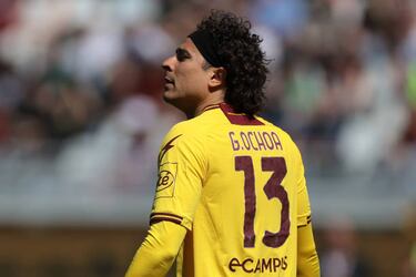 Guillermo Ochoa cumple con otra buena actuación en el empate del Salernitana