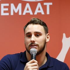 Víctor Gutiérrez denuncia insultos homófobos durante un partido