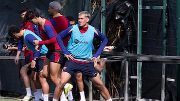 16/03/24 ENTRENAMIENTO DEL BARCELONA 

Marc Guiu