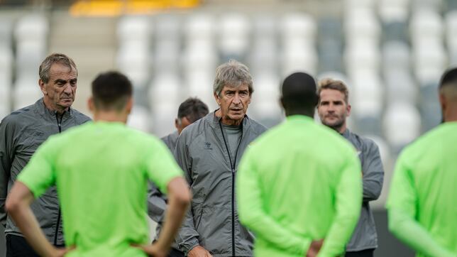 Pellegrini visita el campo de su bautismo como leyenda bética
