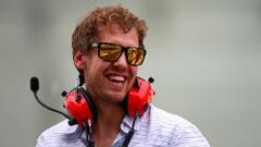 Sebastian Vettel se sube por primera vez al Ferrari en Fiorano