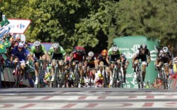  El ciclista alemán del Giant John Degenkolb, consigue la  victoria en la quinta etapa de La Vuelta Ciclista a España 2014 en su 69 edición, de 183,3 kilómetros, que ha comenzado en el municipio cordobés de Priego de Córdoba y termina en la localidad malagueña de Ronda. 