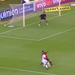 Rotura épica de Vinicius: no le paran ni haciéndole penalti