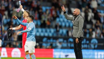 Claudio Giráldez celebra la victoria cosechada ante la Real Sociedad en Balaídos.
