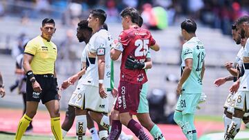 Guillermo Martinez of Pumas,Carlos Moreno of Pachuca and Rodrigo Parra of Pumas during the 2nd round match between Pumas UNAM and Pachuca as part of the Liga BBVA MX, Torneo Apertura 2025 at Olimpico Universitario Stadium, on July 20, 2025 in Mexico City, Mexico.